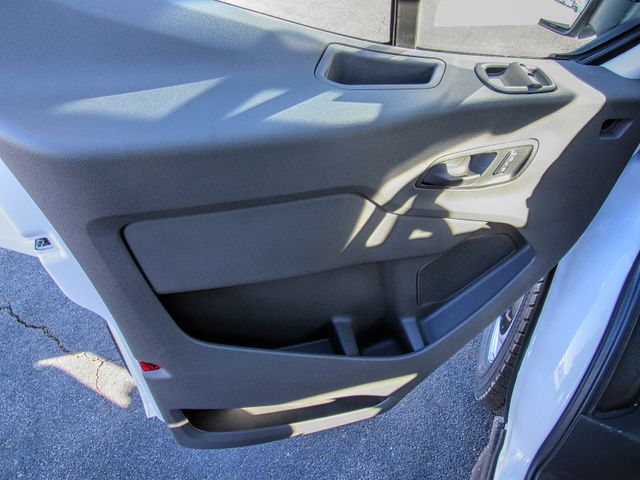 Vehicle image 10 of 16