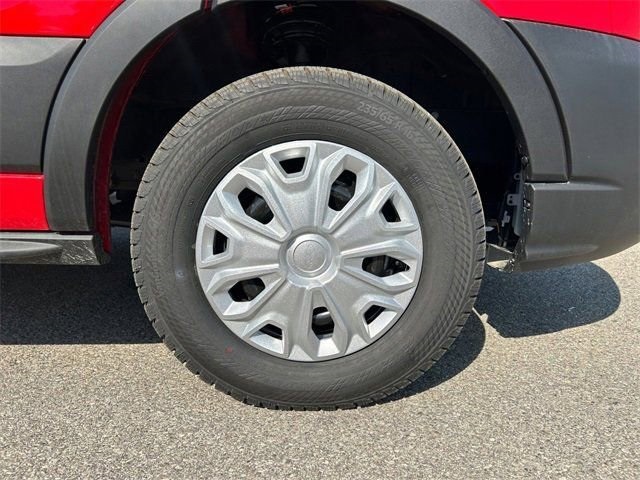Vehicle image 13 of 61