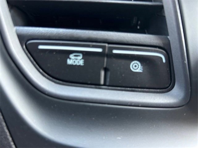 Vehicle image 33 of 61