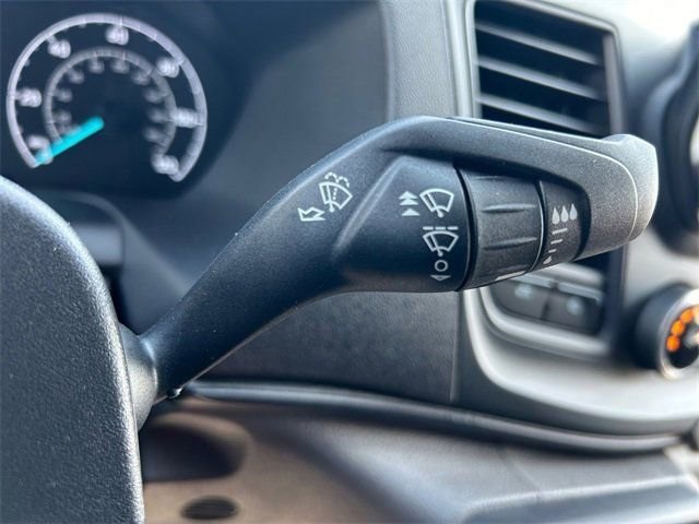 Vehicle image 40 of 61