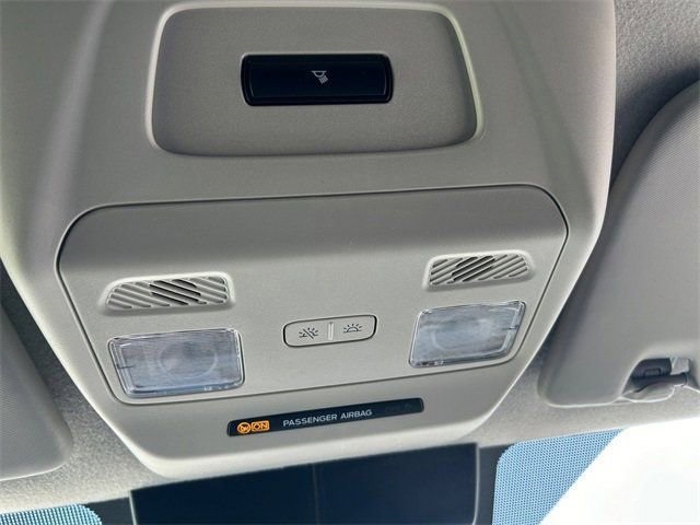 Vehicle image 36 of 61