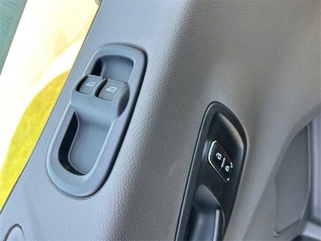 Vehicle image 50 of 61