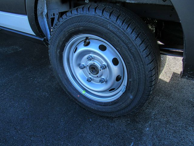 Vehicle image 4 of 16