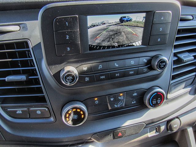 Vehicle image 14 of 16