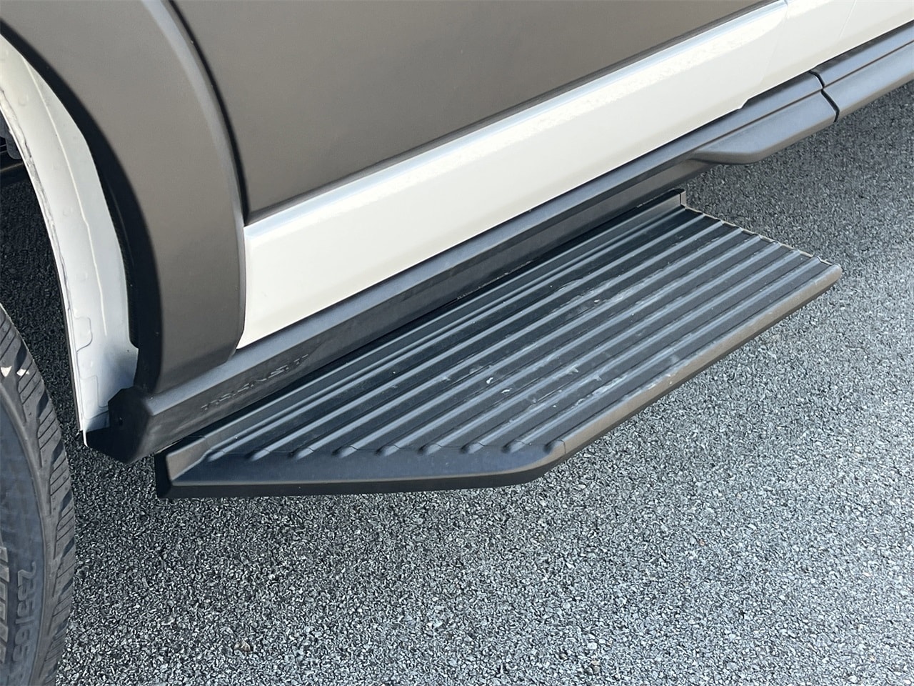 Vehicle image 24 of 25