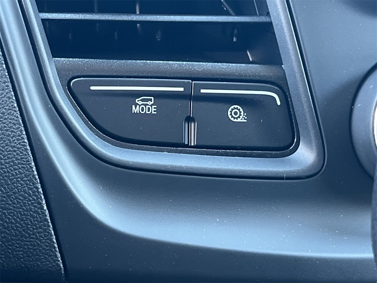 Vehicle image 6 of 25