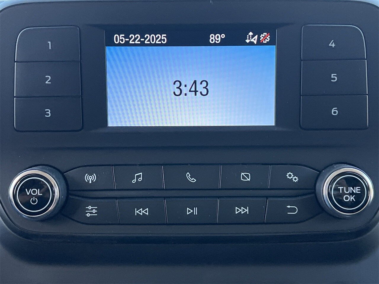 Vehicle image 4 of 25