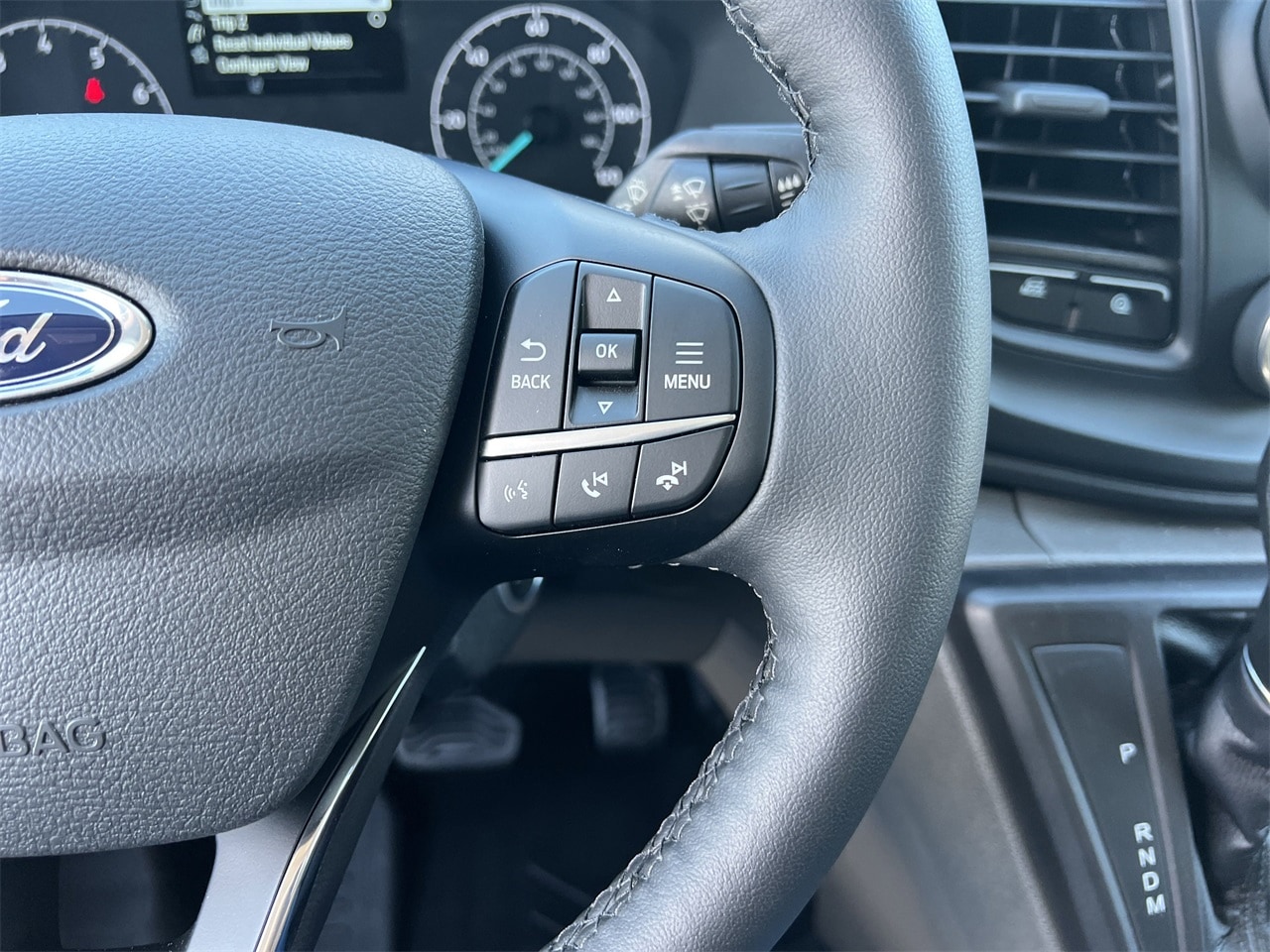 Vehicle image 11 of 25