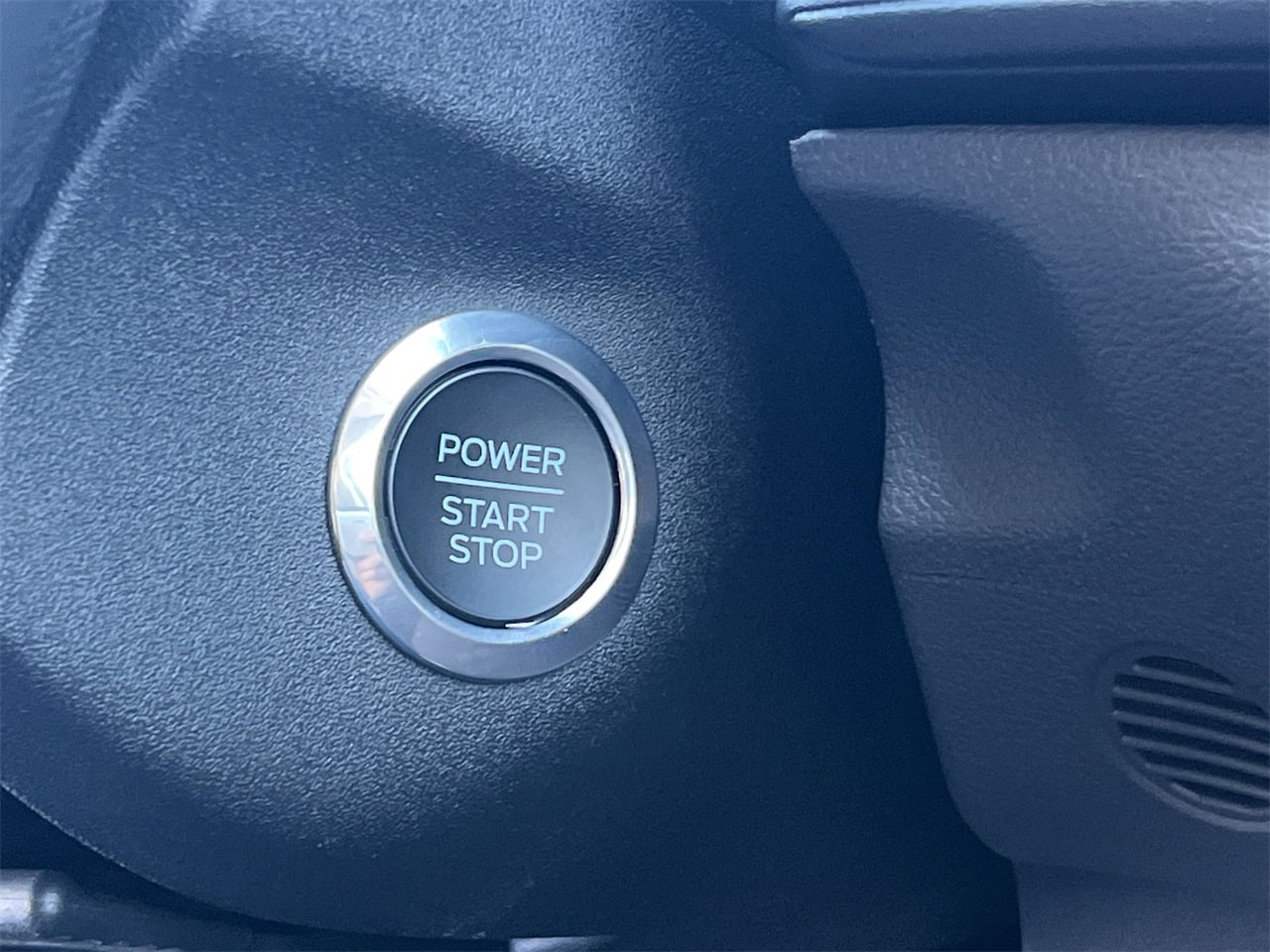 Vehicle image 5 of 25