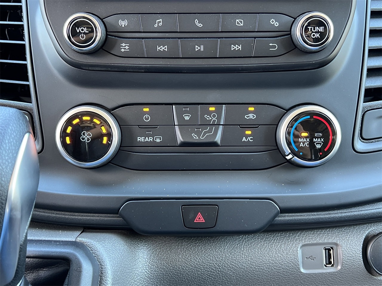 Vehicle image 7 of 25