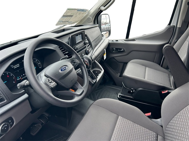 Vehicle image 34 of 127