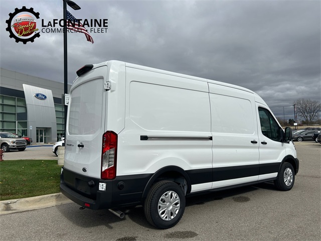 Vehicle image 20 of 127