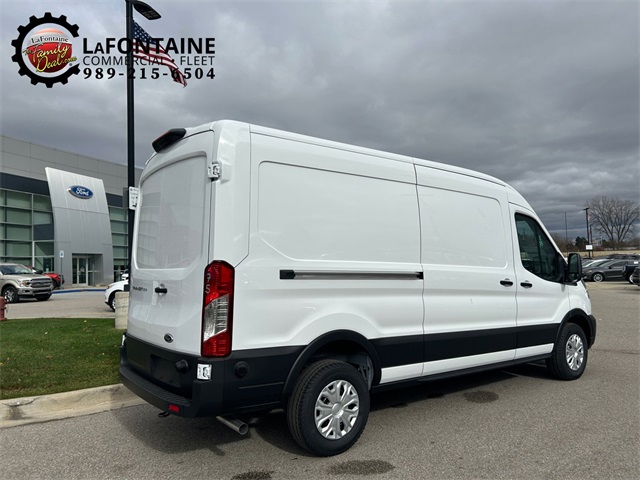 Vehicle image 21 of 127