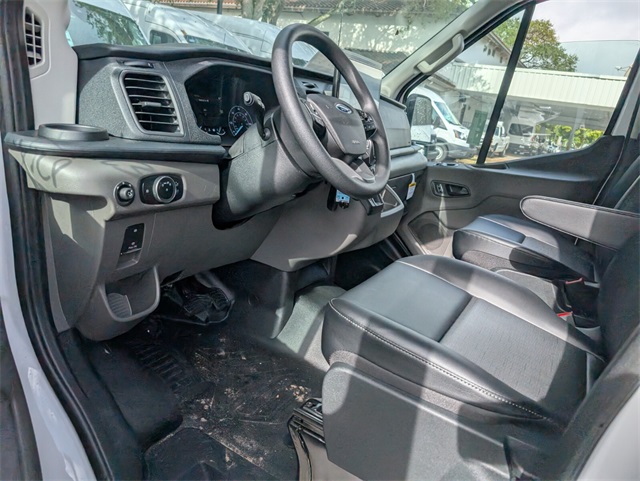 Vehicle image 12 of 13