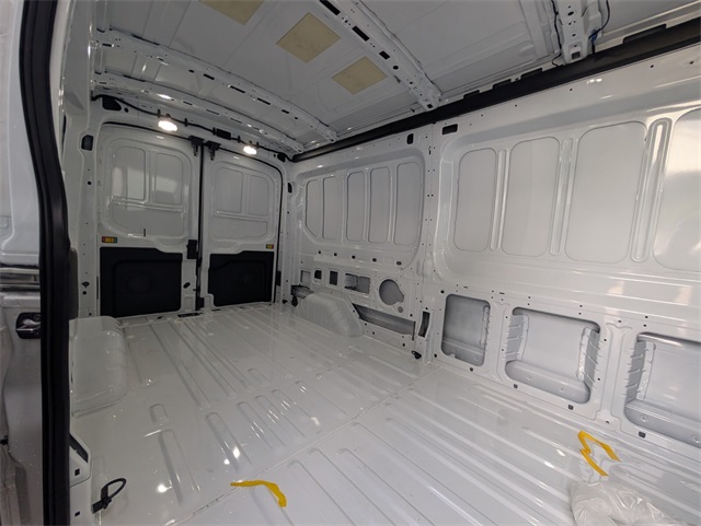 Vehicle image 8 of 13