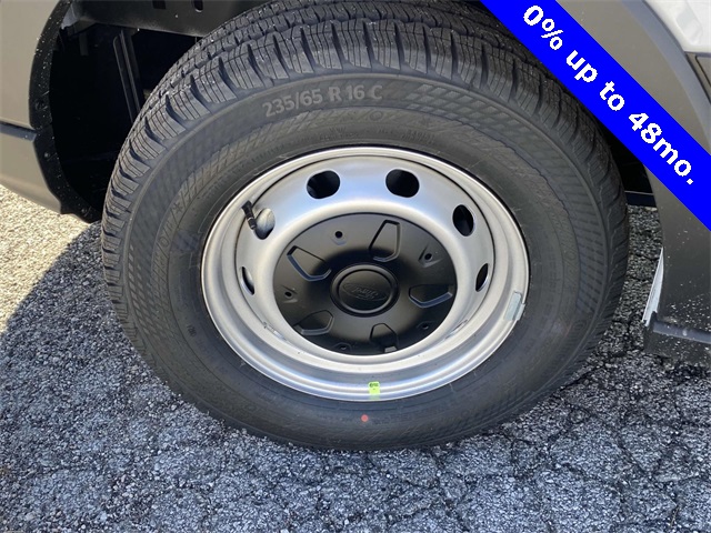 Vehicle image 6 of 27