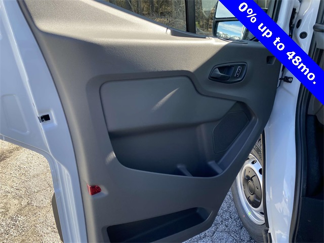 Vehicle image 25 of 27