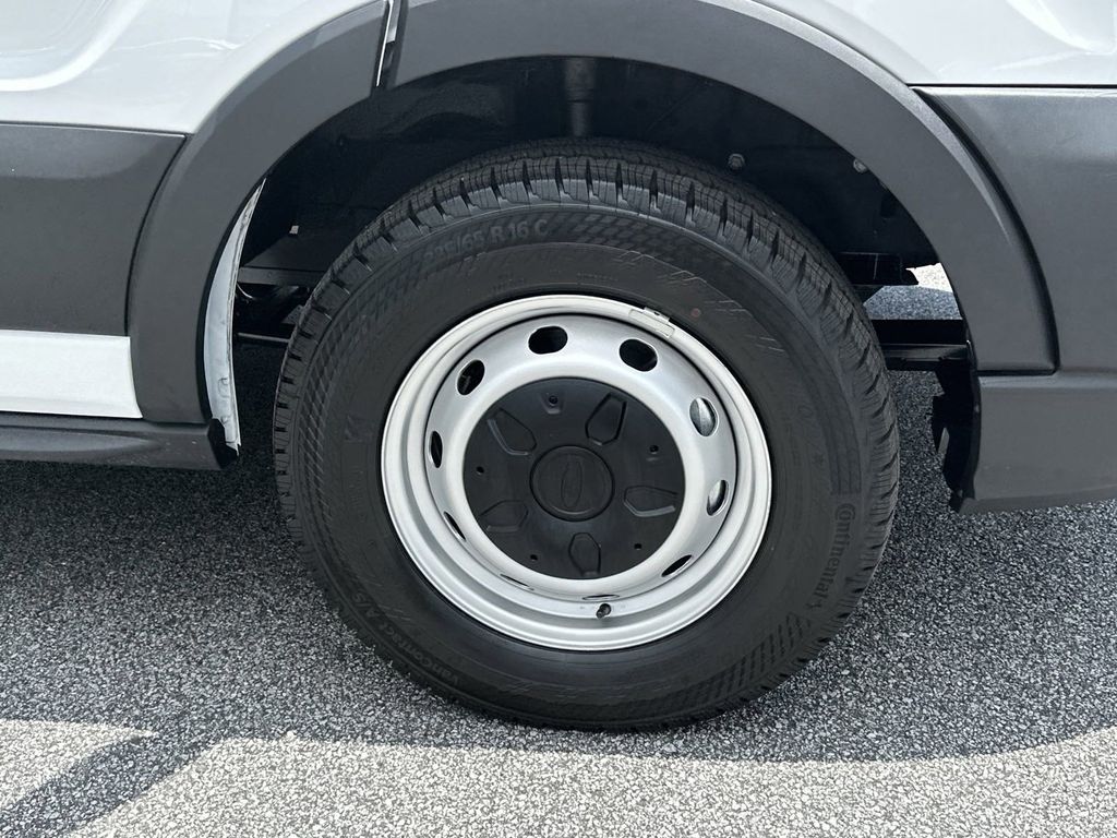 Vehicle image 11 of 26