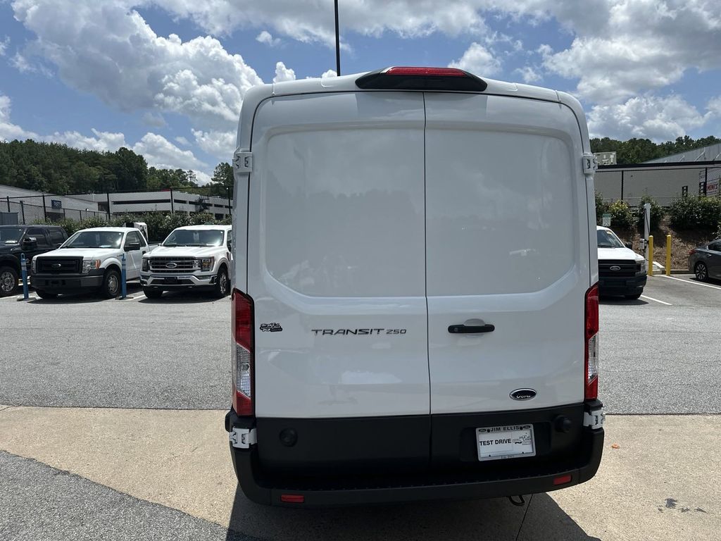 Vehicle image 7 of 26