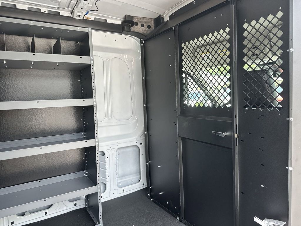 Vehicle image 15 of 26