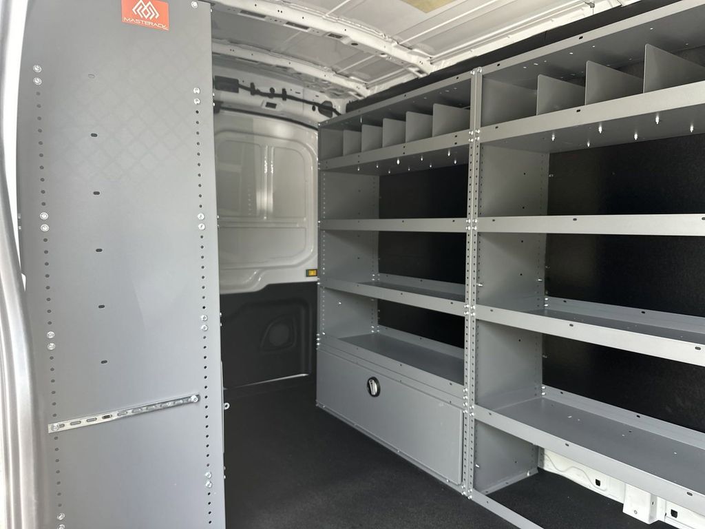 Vehicle image 14 of 26