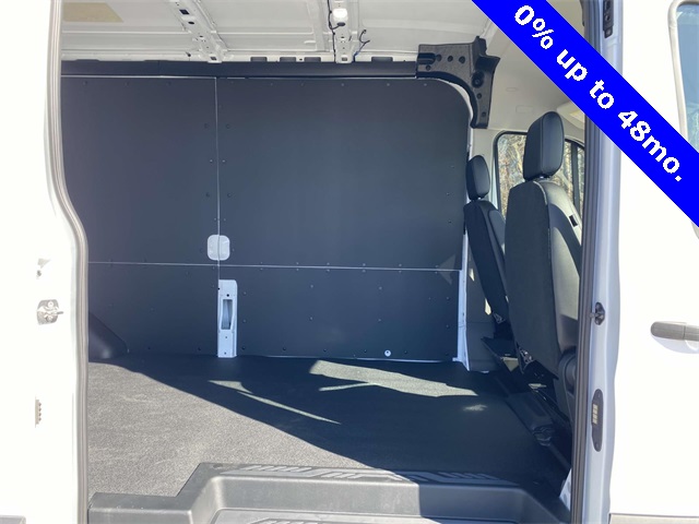 Vehicle image 21 of 27