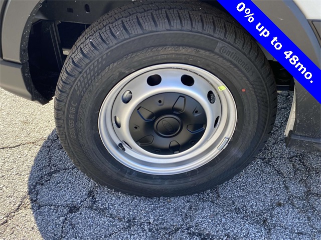 Vehicle image 6 of 27
