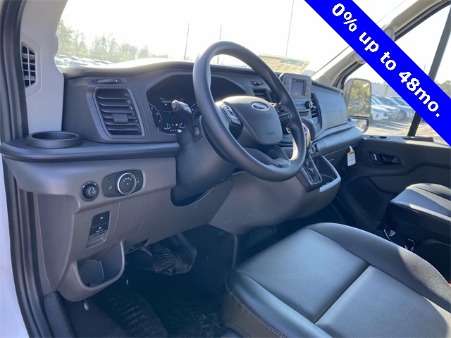 Vehicle image 10 of 27