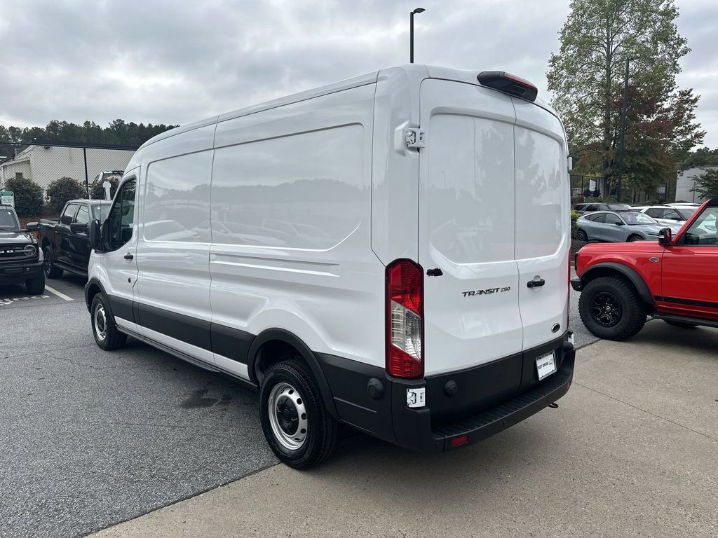 Vehicle image 6 of 28