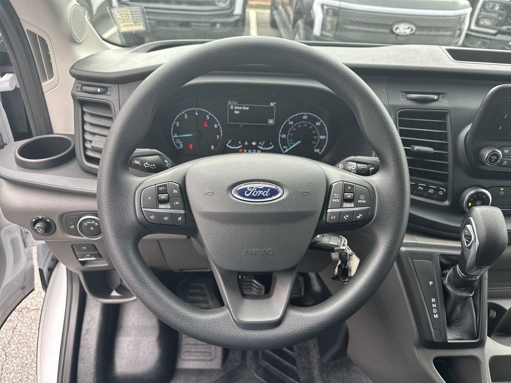 Vehicle image 20 of 28