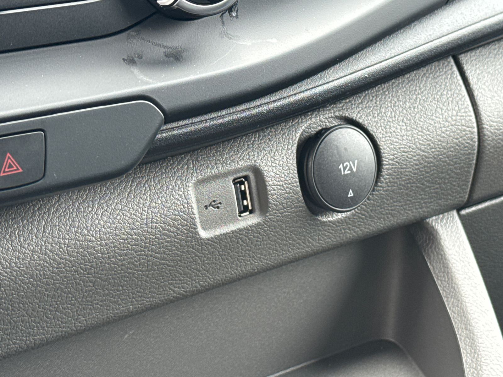 Vehicle image 25 of 29