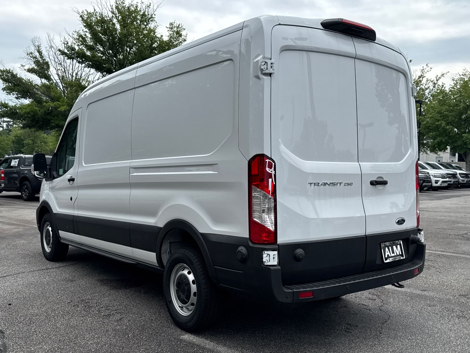 Vehicle image 7 of 29