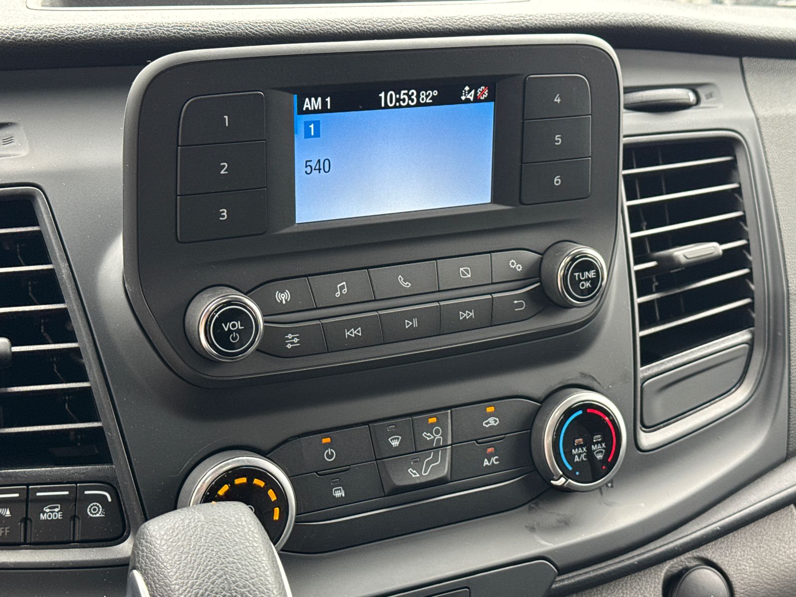 Vehicle image 23 of 29