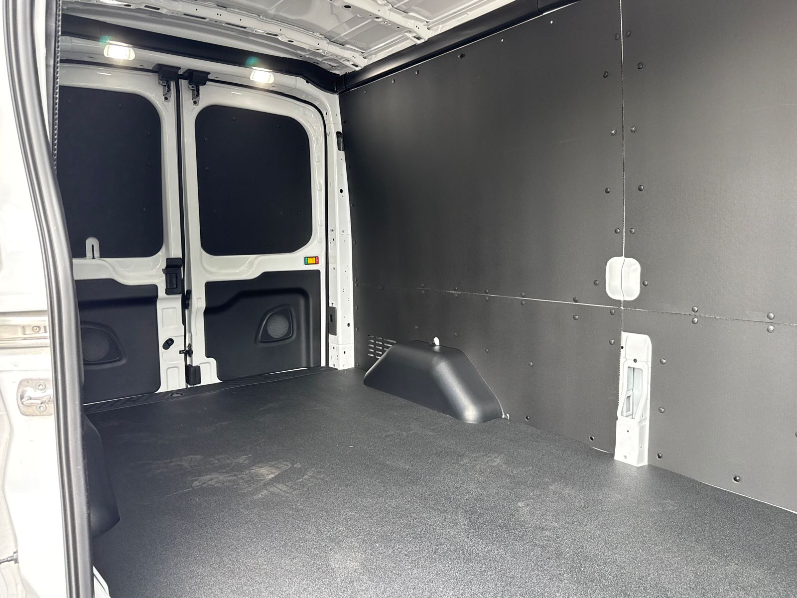 Vehicle image 15 of 29