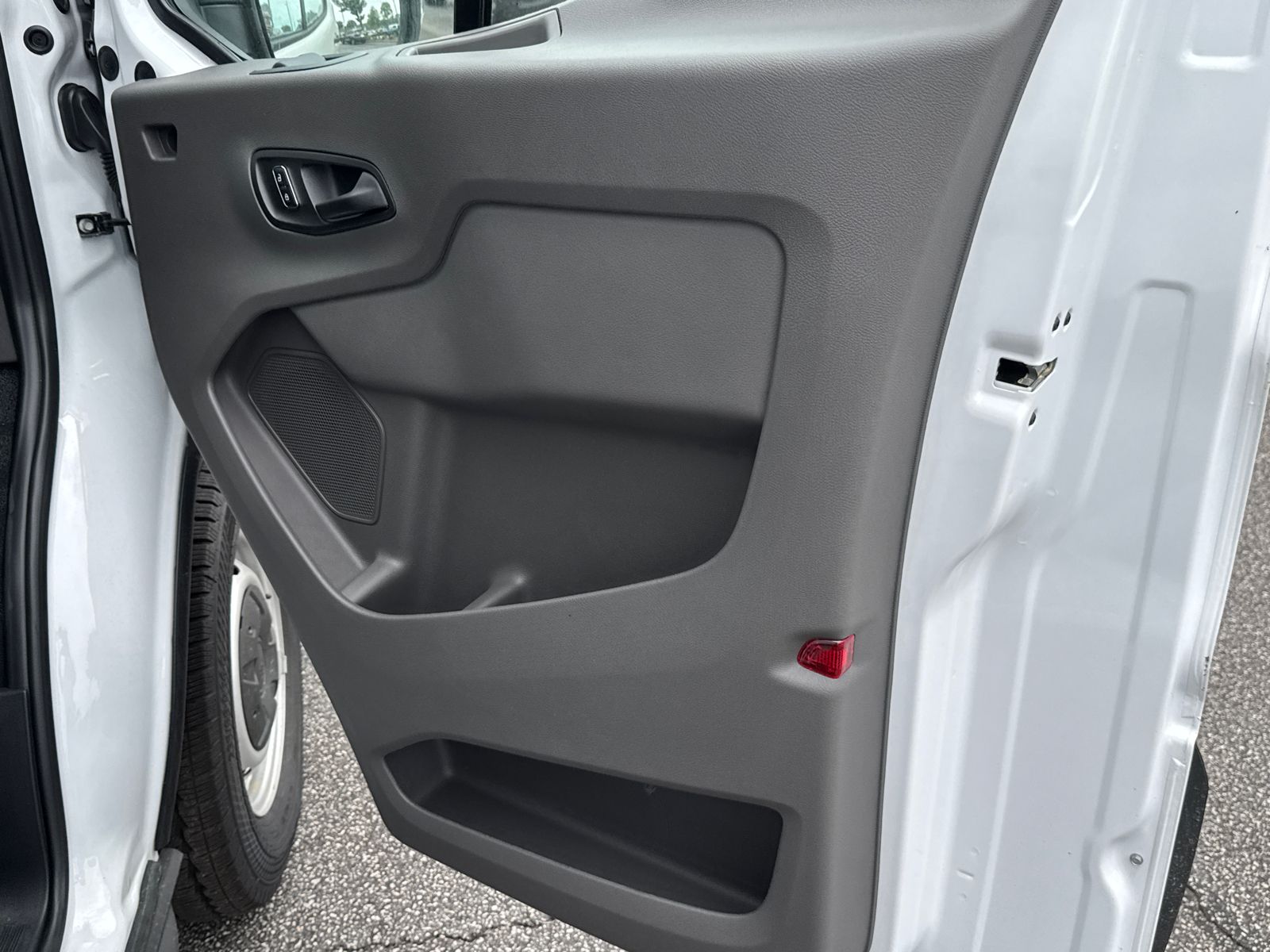 Vehicle image 14 of 29