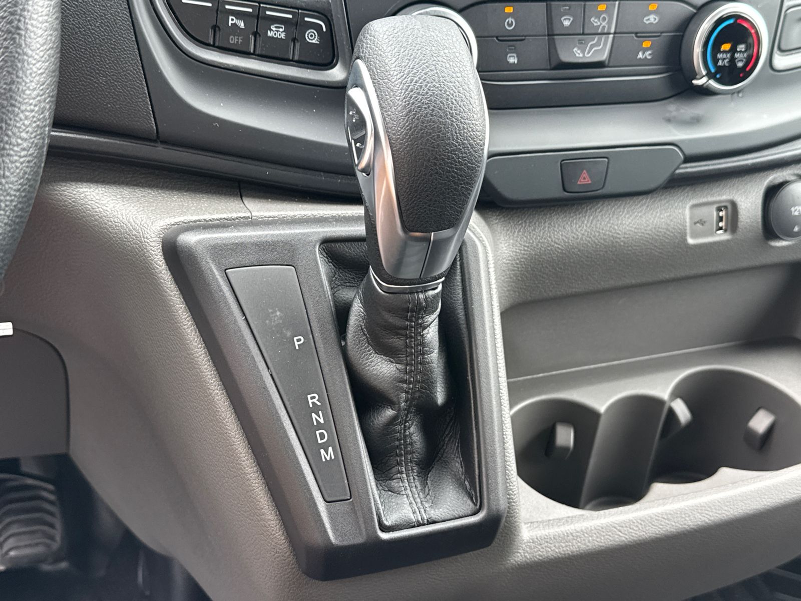 Vehicle image 27 of 29