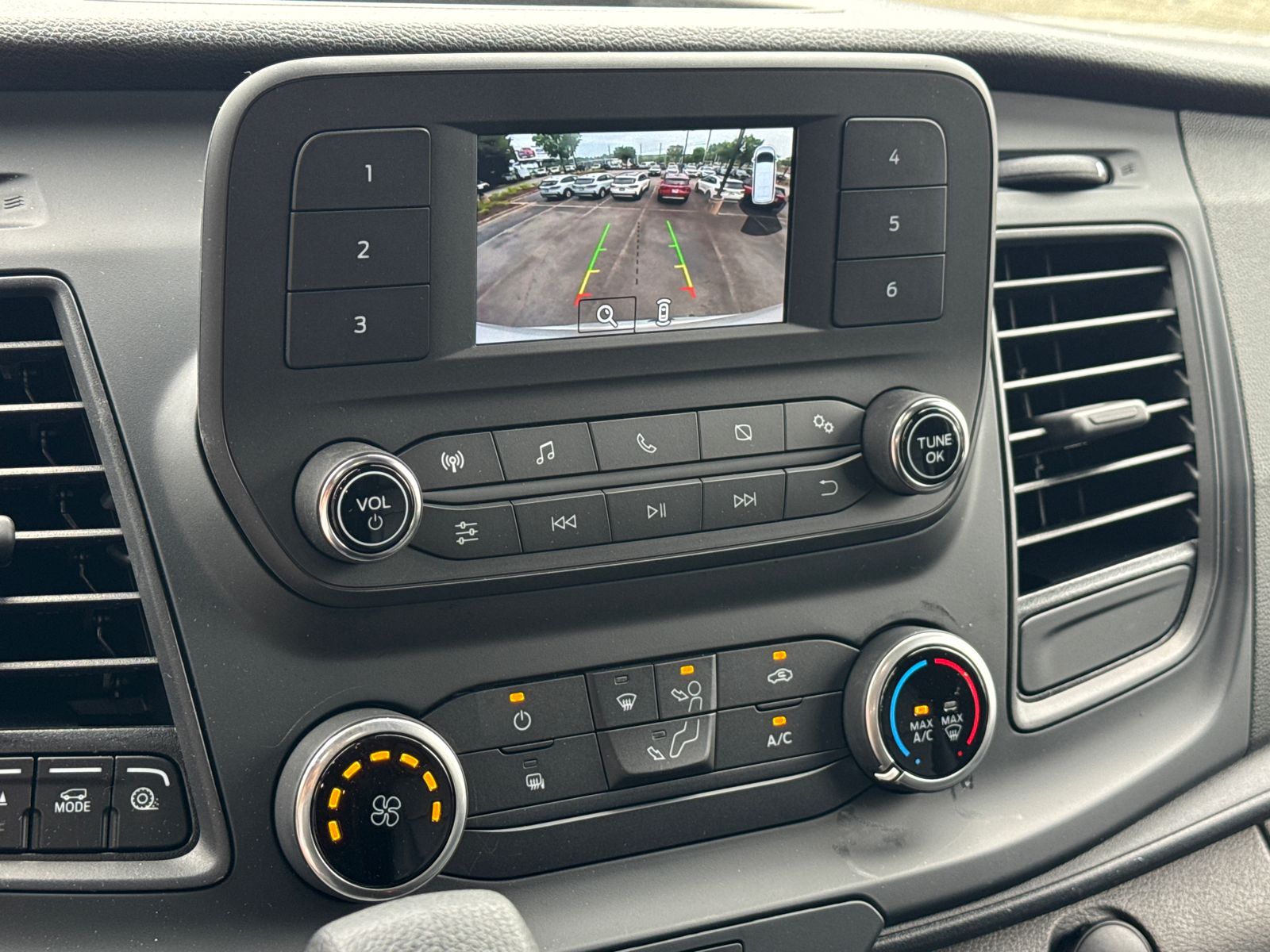 Vehicle image 24 of 29
