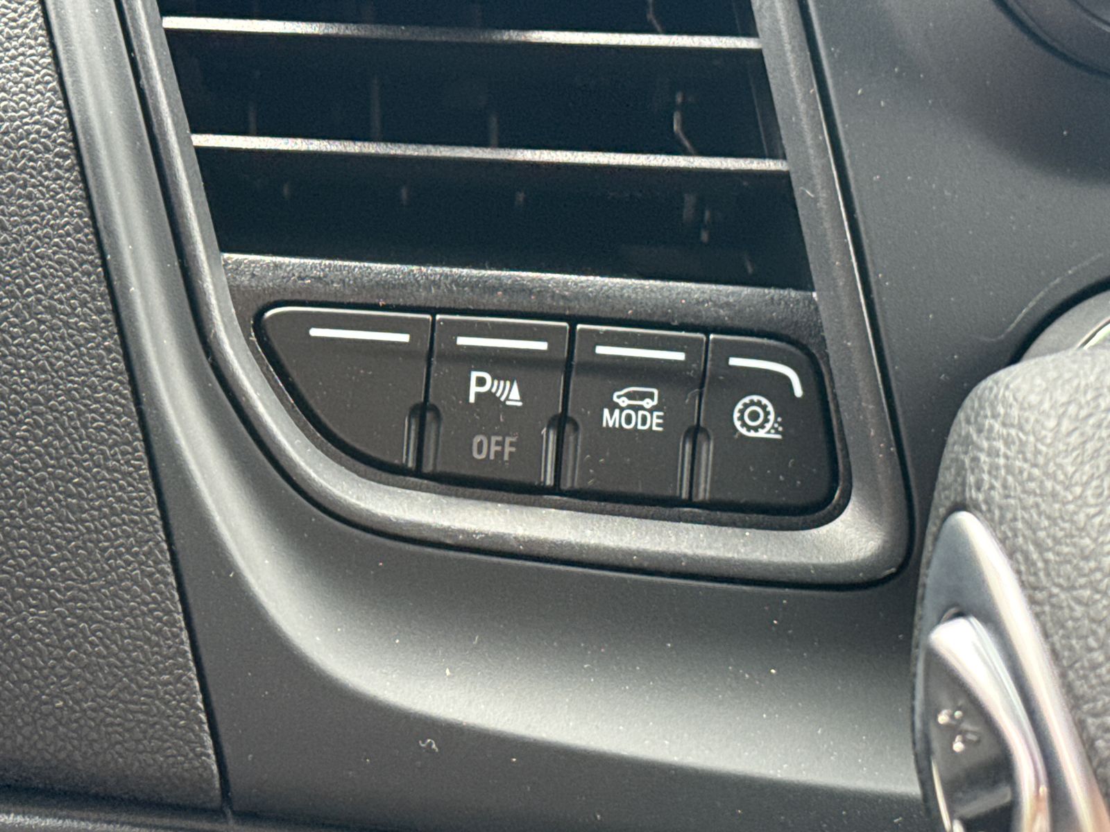Vehicle image 26 of 29