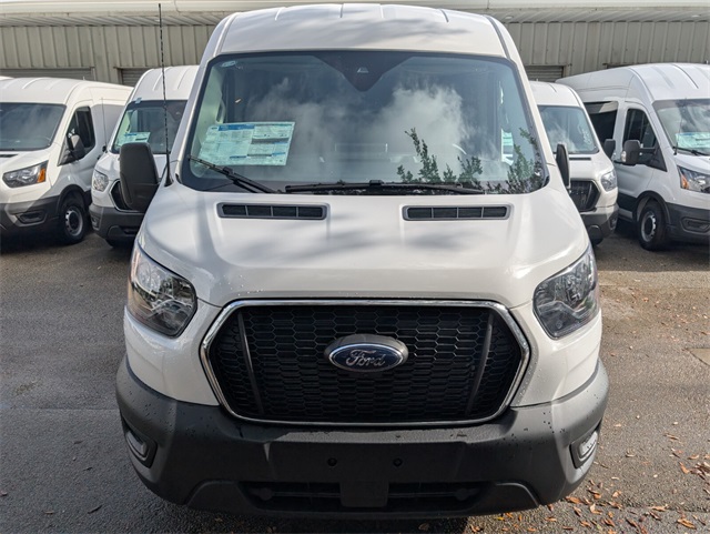Vehicle image 2 of 14