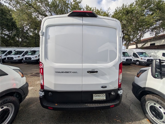 Vehicle image 5 of 14