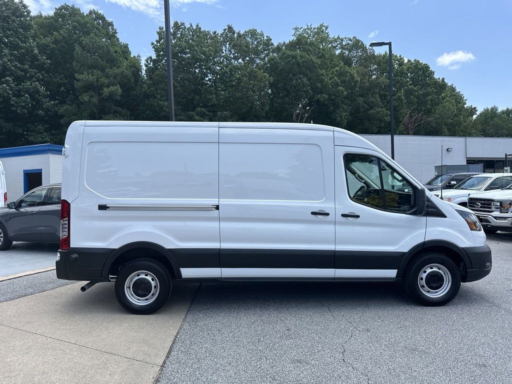 Vehicle image 4 of 27