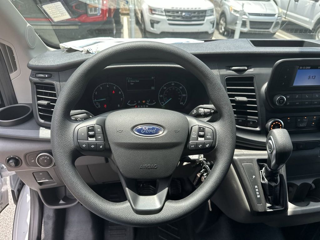 Vehicle image 19 of 27