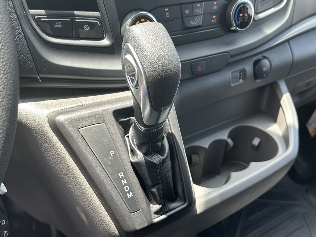 Vehicle image 26 of 27