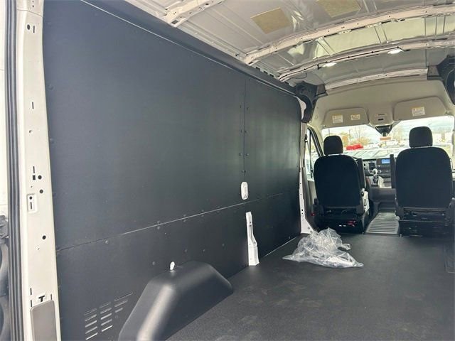 Vehicle image 114 of 128