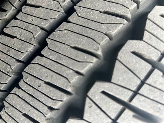 Vehicle image 121 of 128