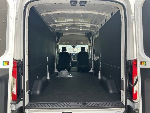 Vehicle image 47 of 128