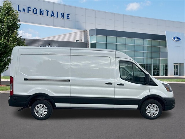 Vehicle image 10 of 128