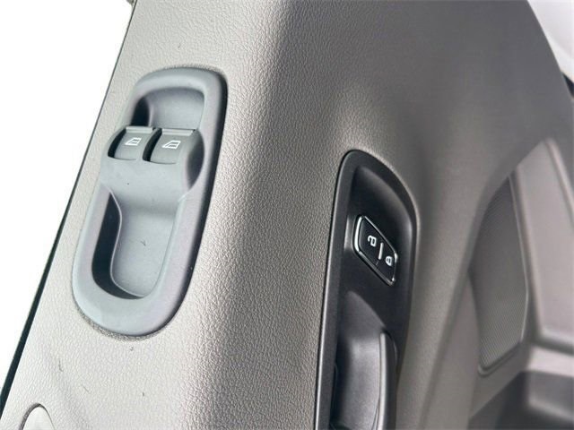Vehicle image 79 of 128