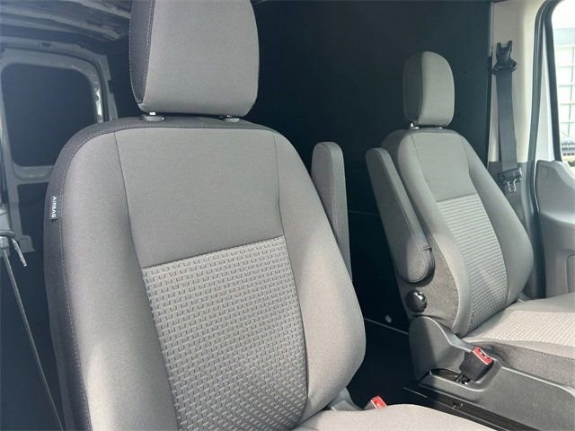Vehicle image 55 of 128