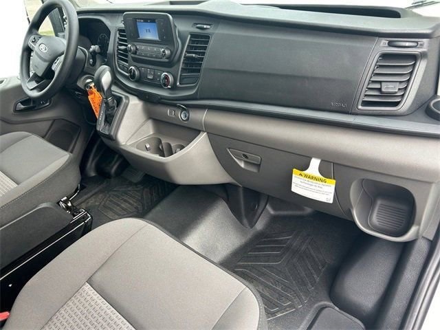 Vehicle image 64 of 128